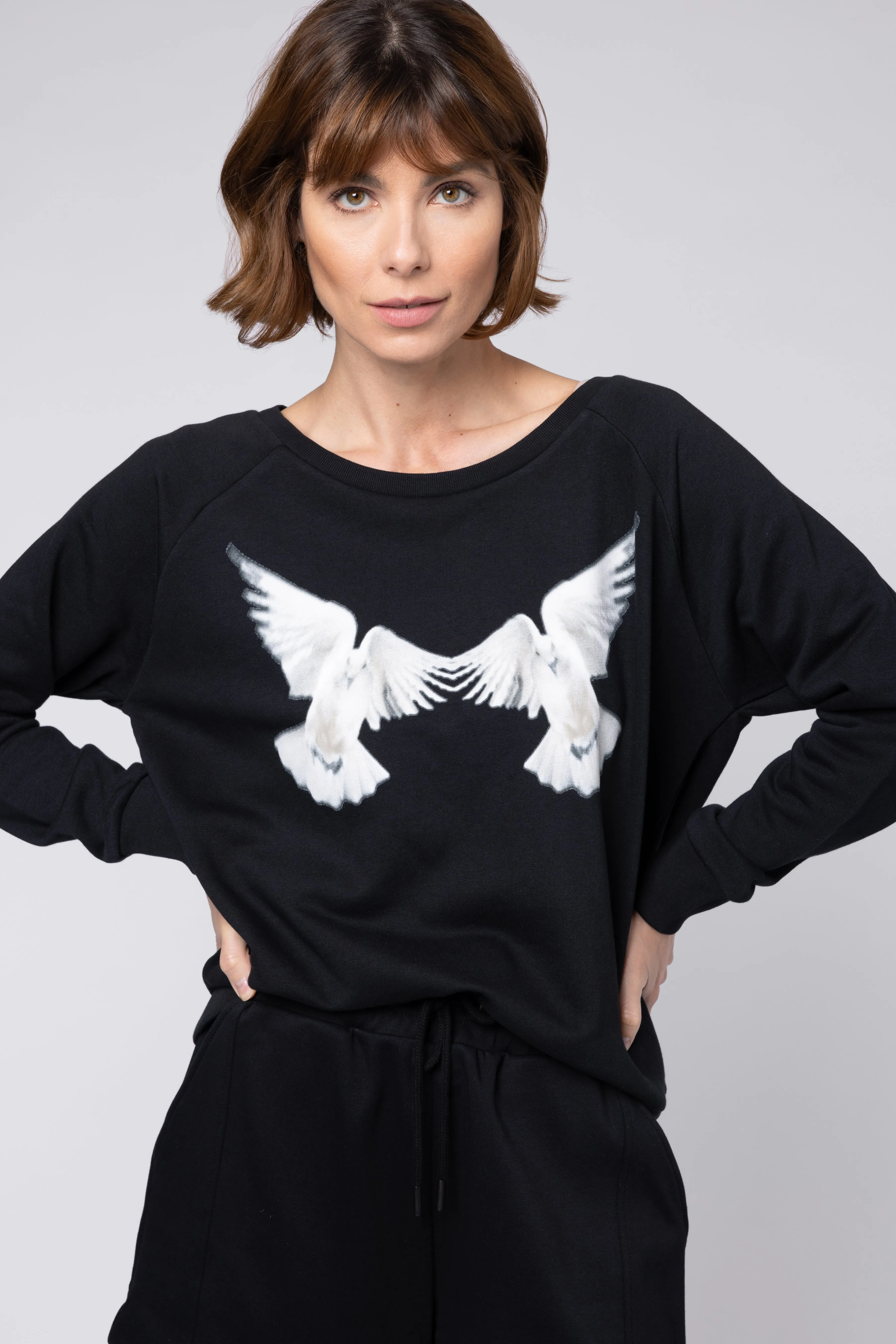 WHITE WING DOVE SWEATSHIRT (BLACK)