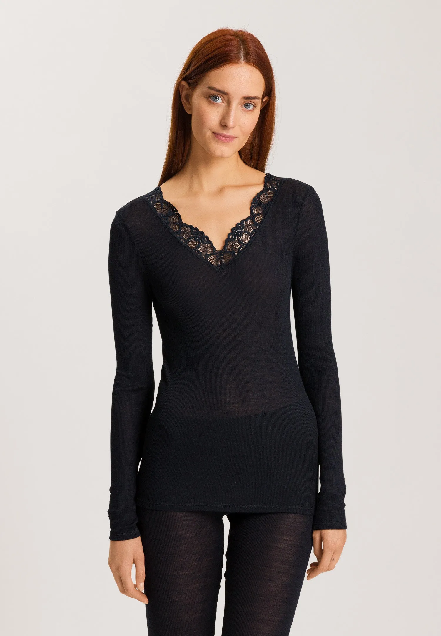 Woolen Lace Fine Ribbed Wool And Silk V-Neck Top | Black 70914-019